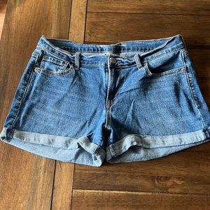 Old navy boyfriend shorts.sz 10